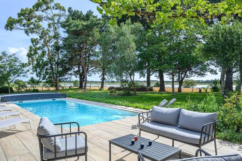 VILLA CALYPSO - Longère avec piscine vue mer gîte à louer Noyalo