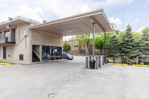 Entrance, Best Motel By OYO Chicago I-90 in Woodlawn
