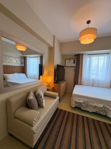 KBrothers - Chic Studio in the Heart of it All! 2