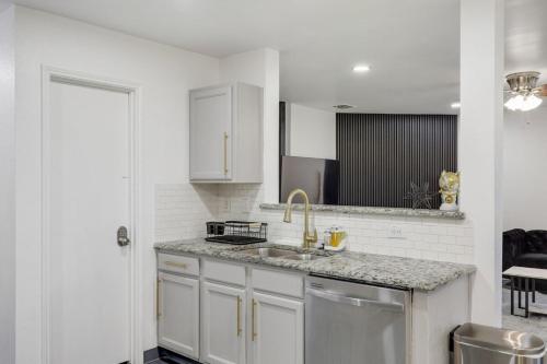Grand Prairie Lovely Home 4 you in Grand Prairie, USA