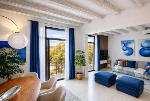 Elegant 3BR Apartment Balcony Port Vell, Barcelona