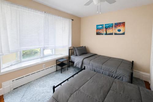 2 Bedroom 1 Bath Apartment In Melrose Park in Elkins Park, USA