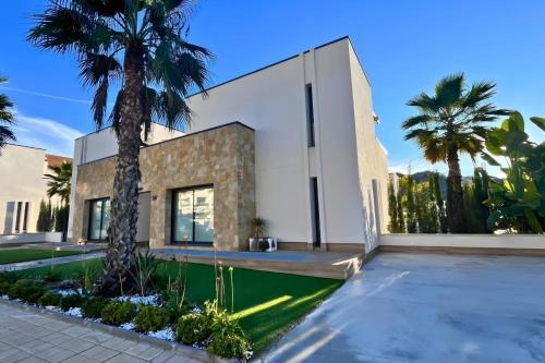 A szálláshely kívülről, 3-bedroom villa with private pool at Font del Llop golf course in La Capitana