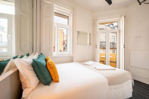 Heritage Apartment w Balcony in Bairro Alto - image 12
