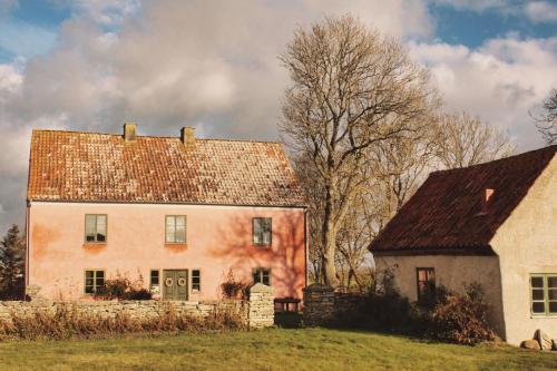 Botrajvs Vin & Logi in Burgsvik