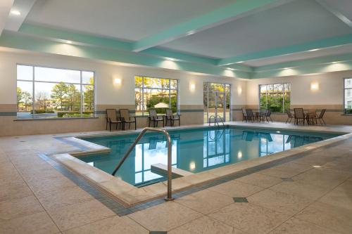 Piscina, DoubleTree by Hilton Hotel Norfolk Airport in Norfolk (VA)