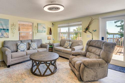 Little Gasparilla Home: Walk to Beaches! in Placida