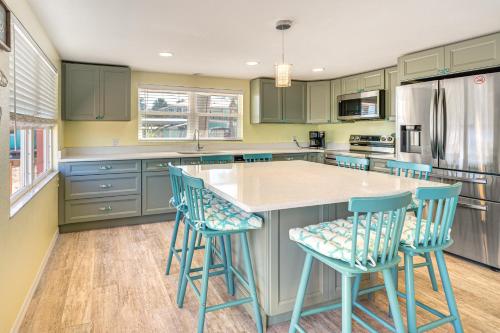 Little Gasparilla Home: Walk to Beaches! in Placida