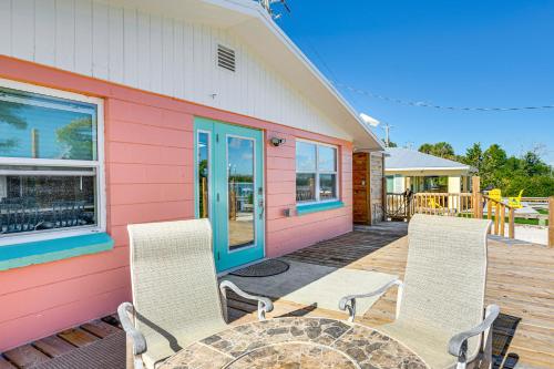 Little Gasparilla Home: Walk to Beaches! in Placida
