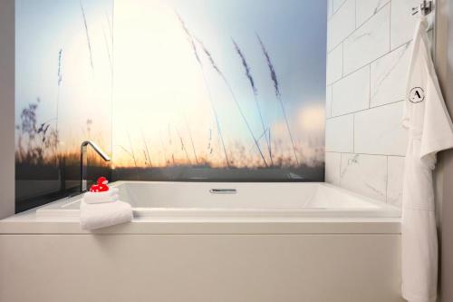 Bathroom, Archer Hotel Tysons in Tysons (VA)