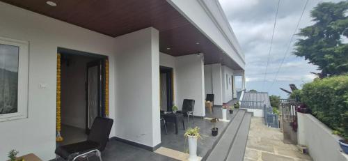 IndivaStays - Sixface Park in Sholur