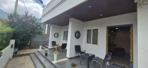IndivaStays - Sixface Park in Sholur