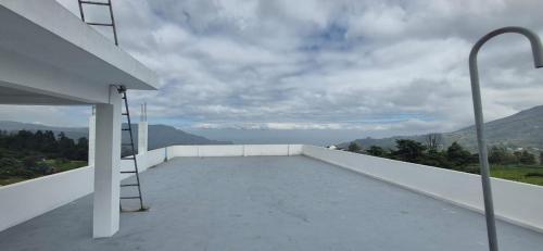 IndivaStays - Sixface Park in Sholur