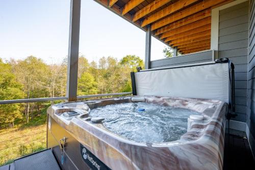 Treetops by Railey Vacations in Oakland (MD)