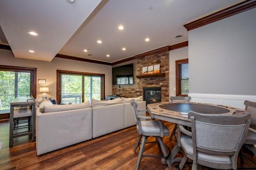 Treetops by Railey Vacations in Oakland (MD)