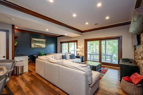 Treetops by Railey Vacations in Oakland (MD)