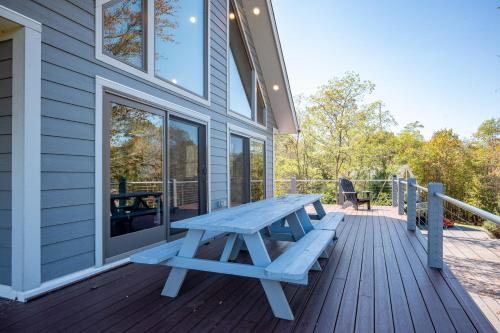 Treetops by Railey Vacations in Oakland (MD)