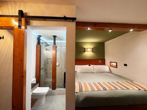 Private Room With Jacuzzi, Pool, and Sauna. in Sanluka Toliman