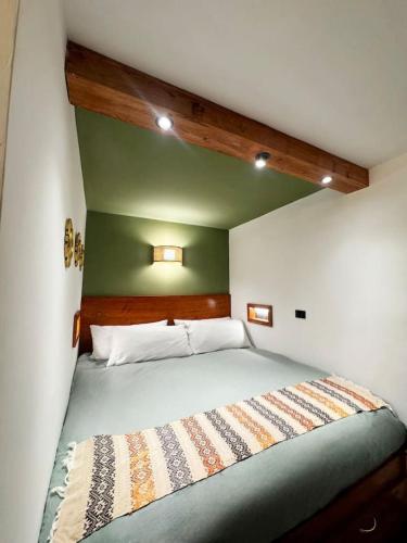 Private Room With Jacuzzi, Pool, and Sauna. in Sanluka Toliman
