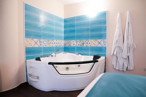 Rooms Vesuvio Est in Striano