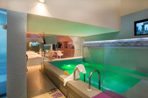 スイミングプール, Lush Motel Ipiranga in カンブシ