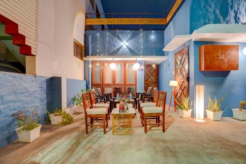 The Family Courtyard Inn in Nirala Nagar
