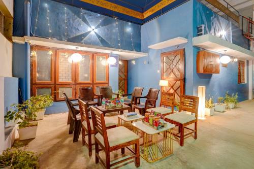 The Family Courtyard Inn in Nirala Nagar