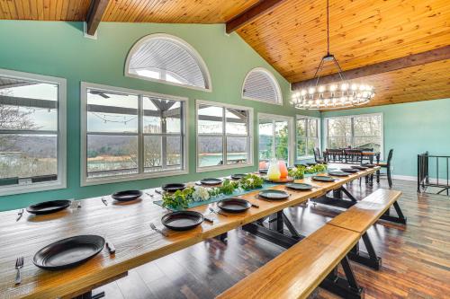 Mtn and Lake Norris Views Family Home with Game Room! in La Follette