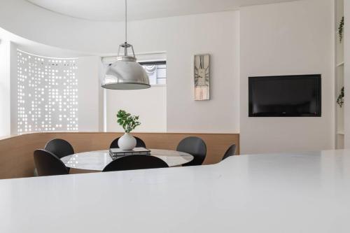 Hanway Street by onefinestay - image 9