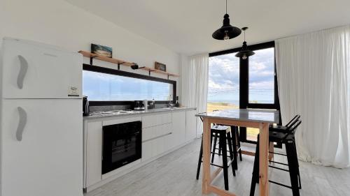 virtuve, Marea Baja - Casa con vista al mar para 6 PAX con parrilla en Cruz del Sur, Chapadmalal - Hola Sur in Chapadmalal