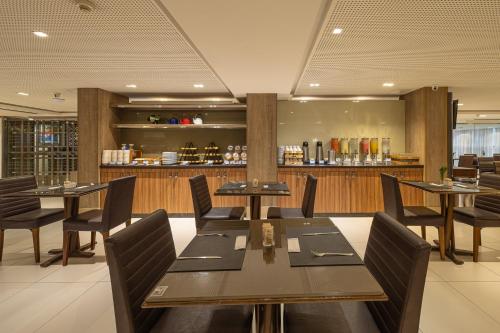 Manaira Hotel - image 2