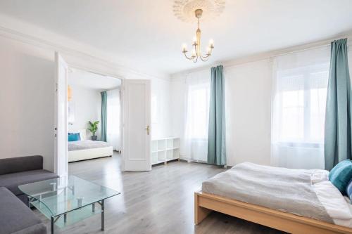 Central Simple and Spacious Home - image 3