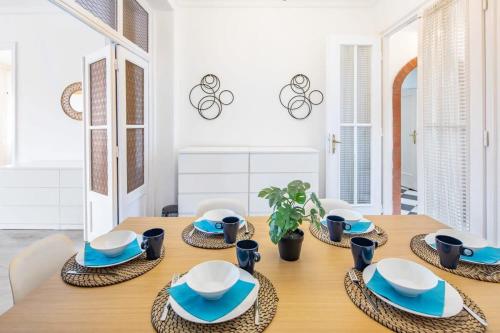 Central Simple and Spacious Home - image 5