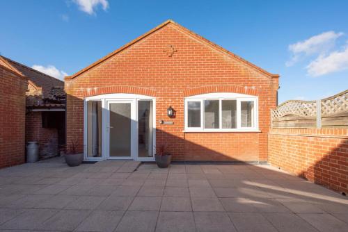 Iekārtas, 2 Bed in Chedgrave oc-2251 in Loddona