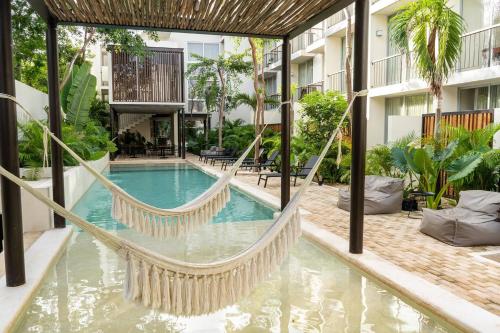 Private pool with great comfort