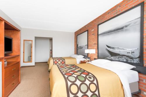 2 double beds