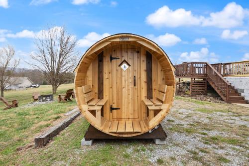 Bigfoots Lodge by the Lake - Dale Hollow Cabin with Sauna Fire Pit and Game Room - image 11