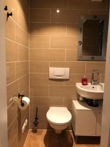 Munich Apartment Harras (Souterrain), Мюнхен (фото 7)
