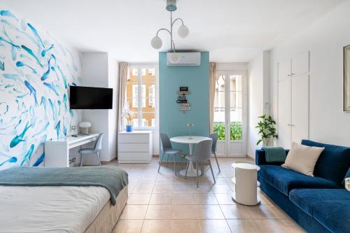 AZUR Apartment - Quiet City Center Location by the Sea