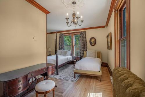 Heritage Estate 1893 - Former Inn - Walk Downtown in Wolfville (NS)