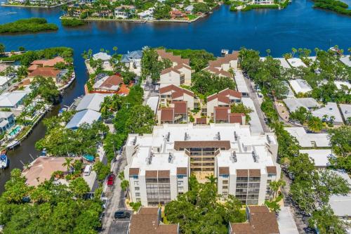 Bay Oaks C 2nd Floor in Siesta Key, USA