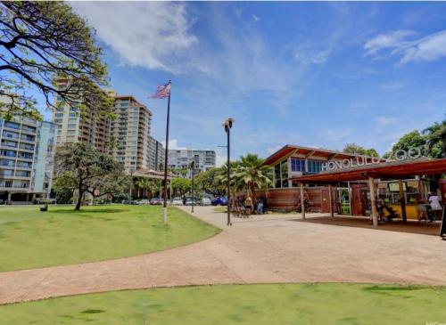 Waikiki Studio Great Location Free Parking in 威基基