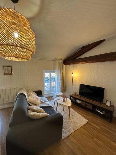 Közös társalgó / TV, JFK13 Suite Cocoon Hypercentre Fibre et vue Sancy in Issoire