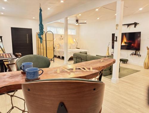 Studio Havana, Peaceful riverside retreat in Highlands (TX)