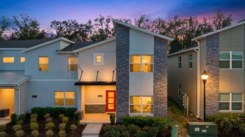 South-Facing Pool 5BR Storey Lake Lazy River 2437 – khách sạn tại Kissimmee