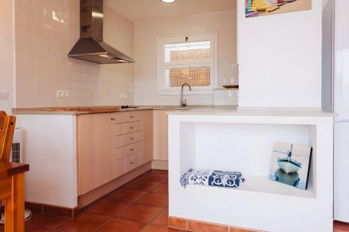 Konyha, Tamariu Beach 2 · Terrace Penthouse on the Beach in Tamariu