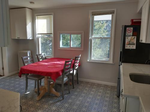 3 Bedroom Apartment 30 Minutes to New York No Car Needed in Ridgefield Park (New Jersey)