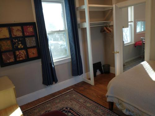 3 Bedroom Apartment 30 Minutes to New York No Car Needed in Ridgefield Park (New Jersey)