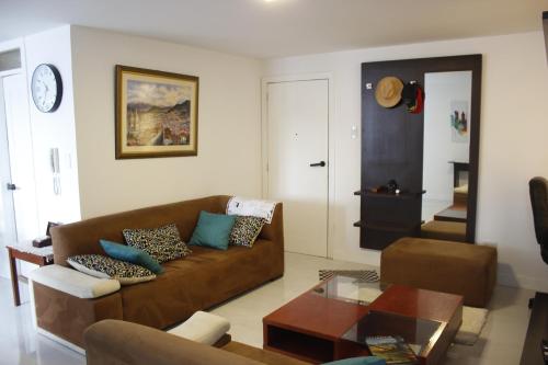 Hipercentro de Quito-Habitación con baño privado - image 3