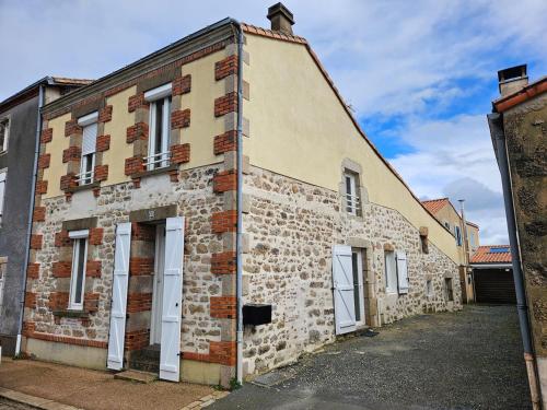L'allée du Bon Endroit - logis 12 personnes gîte à louer Châteaumur